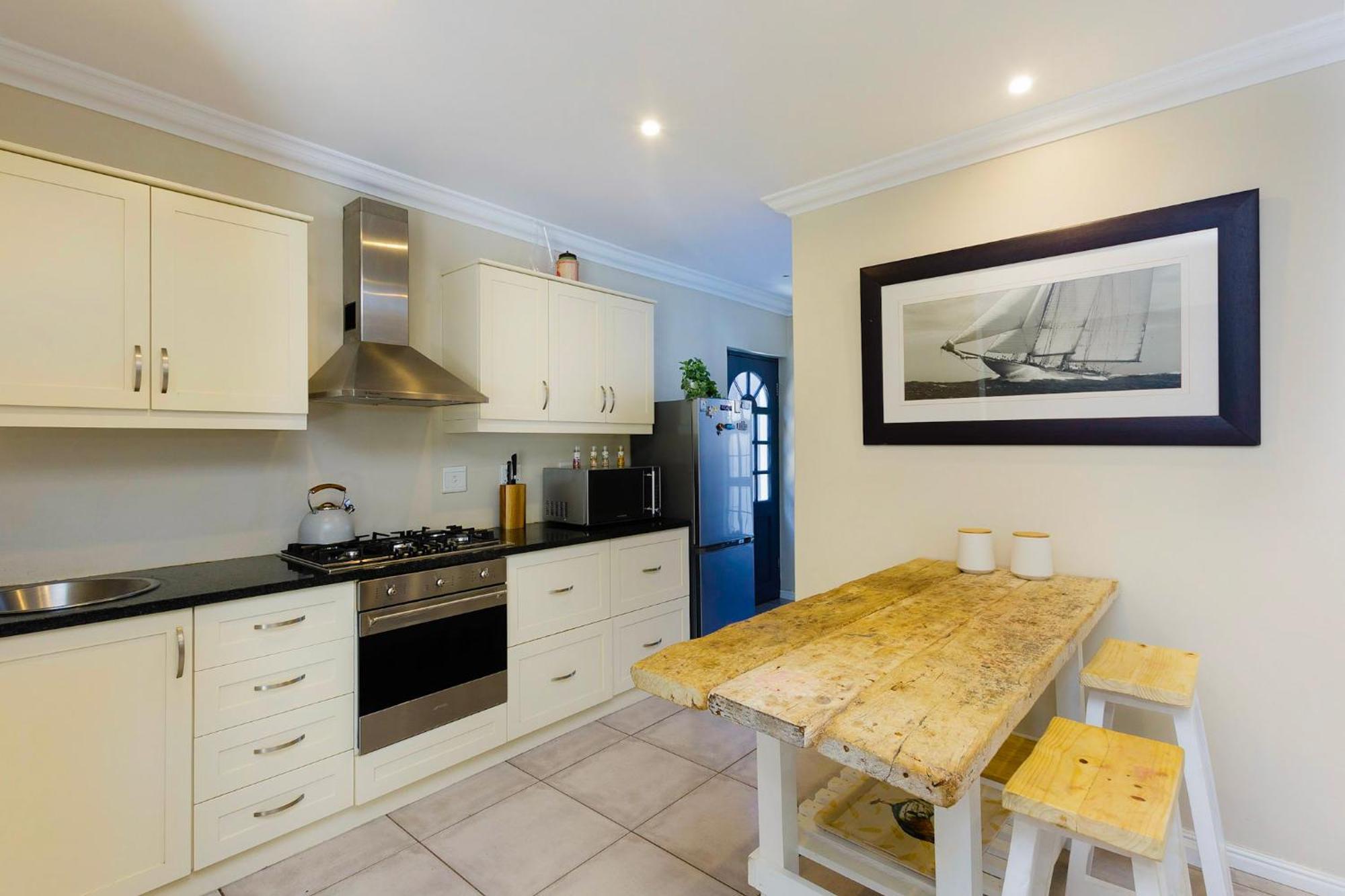 Kommetjie's Sandy Shores Holiday home *